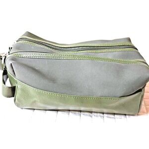Realities Men's Toiletry Bag Green Travel Dopp Kit Zipper Pouch